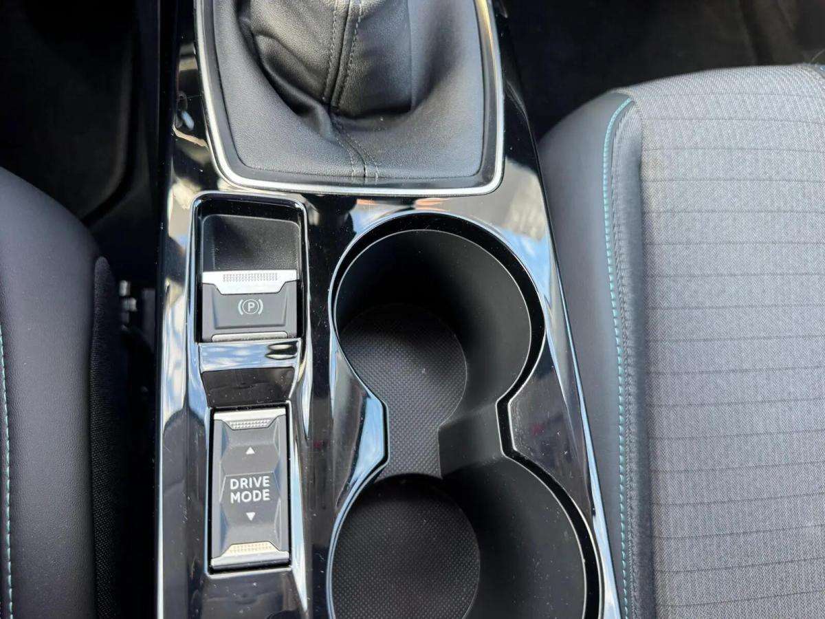 peugeot-208-2023-gasolina-1199cc
