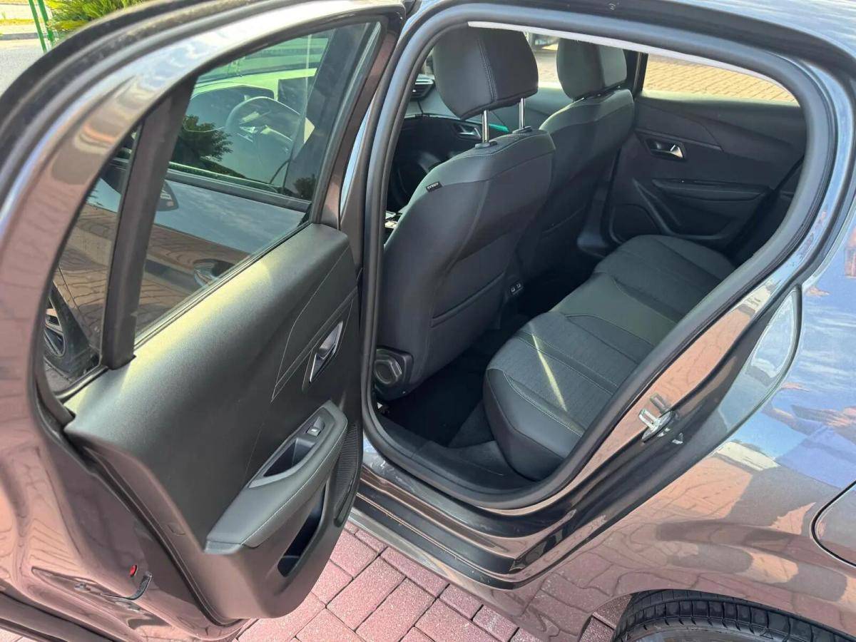 peugeot-208-2023-gasolina-1199cc