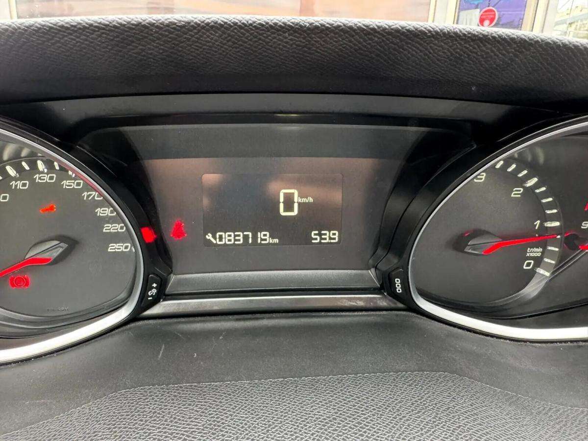 peugeot-308-2019-diesel-1499cc