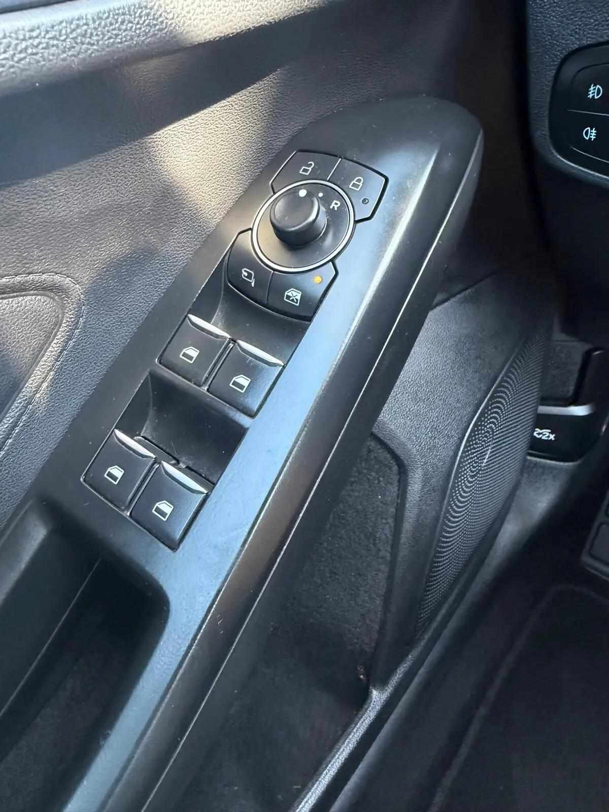 ford-focus-2023-gasolina-998cc