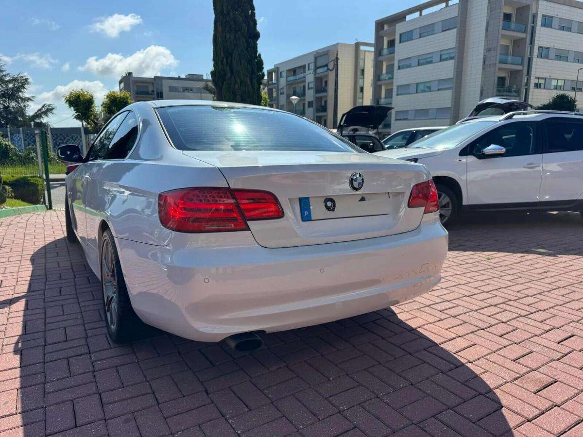 bmw-serie-3-320d-2011-diesel-1995cc
