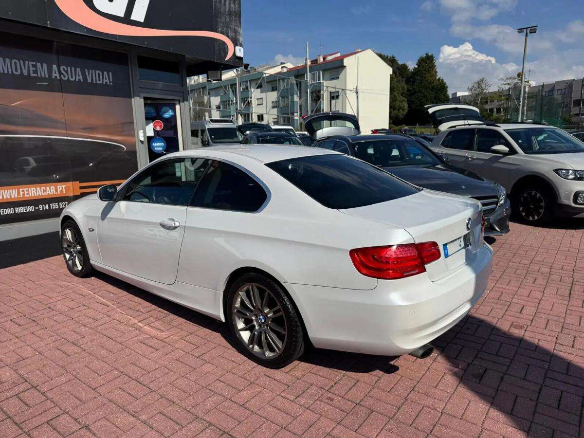 bmw-serie-3-320d-2011-diesel-1995cc