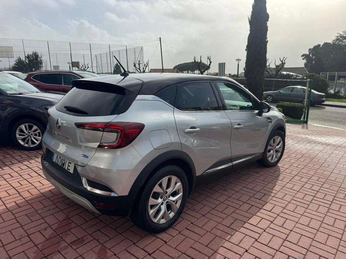 renault-captur-2022-hibrido-a-gasolina-1598cc