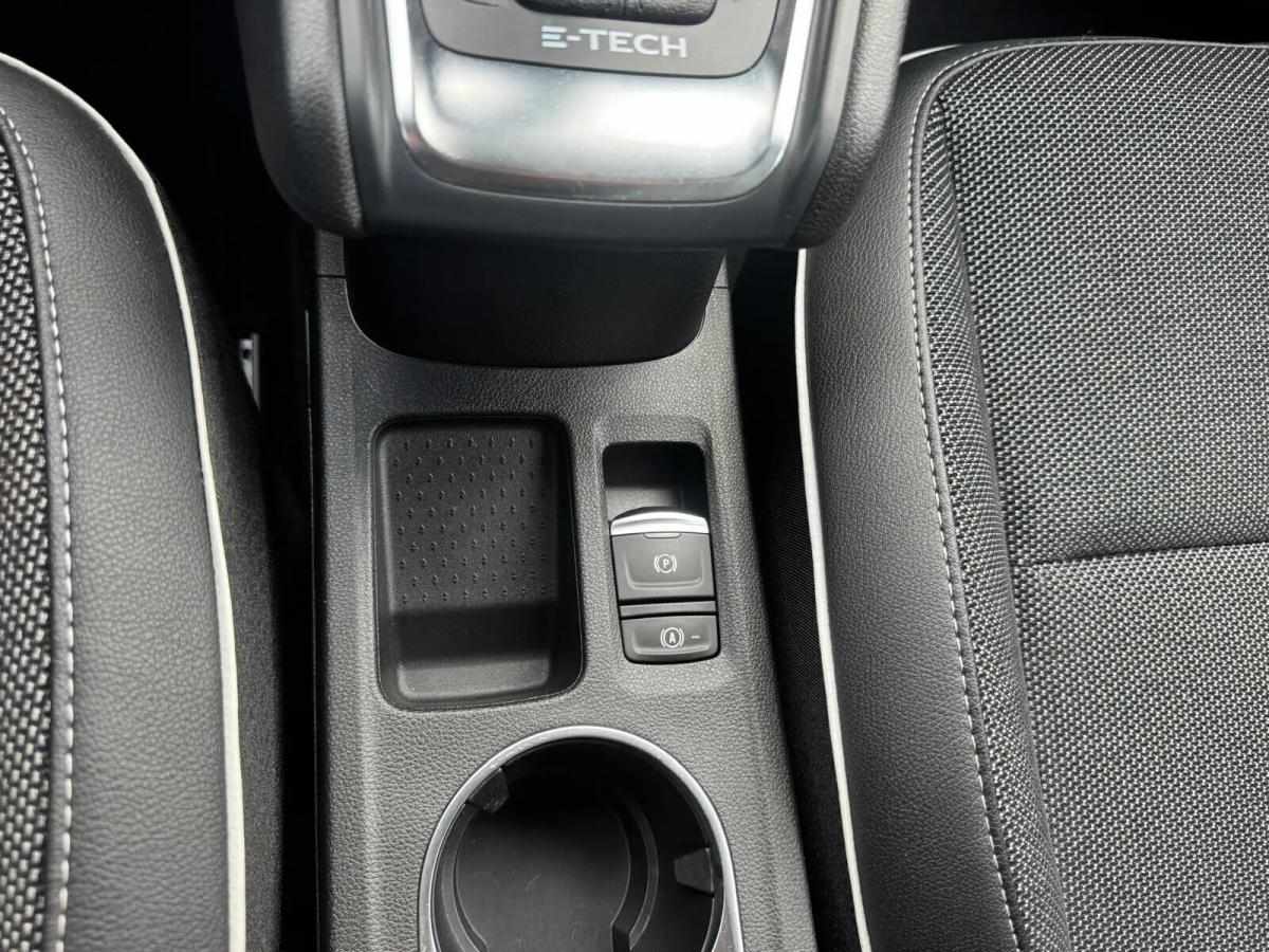 renault-captur-2022-hibrido-a-gasolina-1598cc