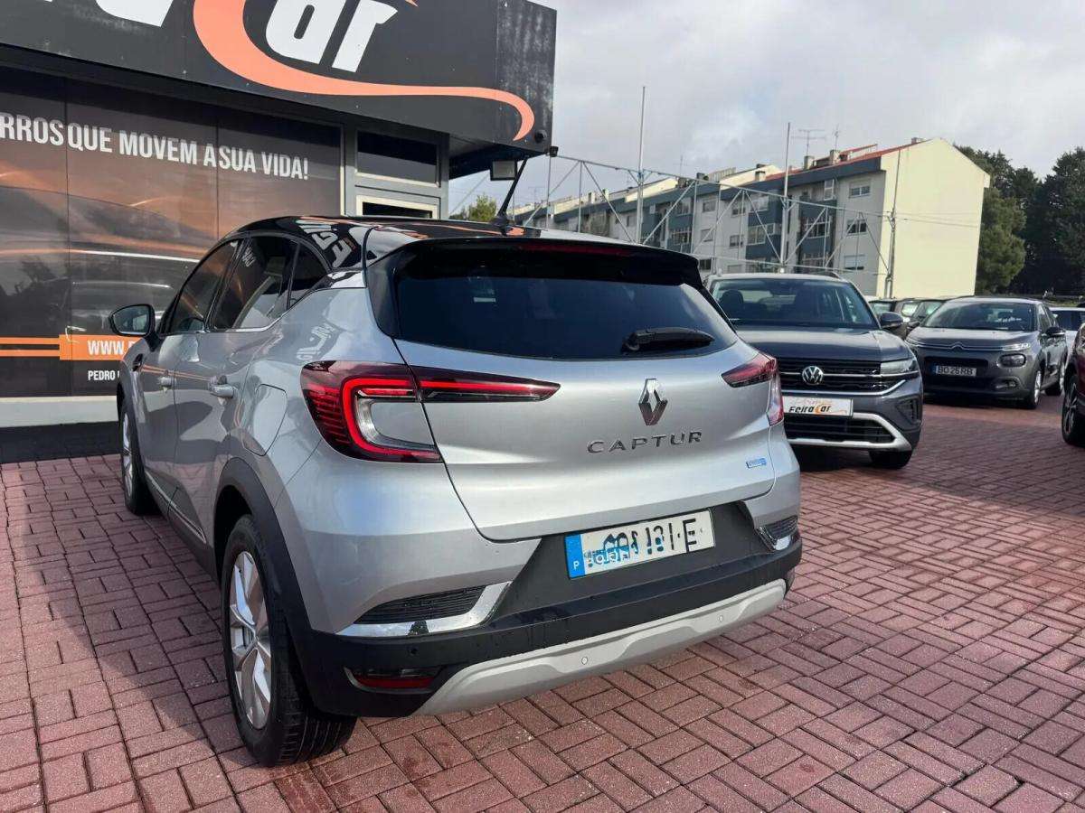 renault-captur-2022-hibrido-a-gasolina-1598cc