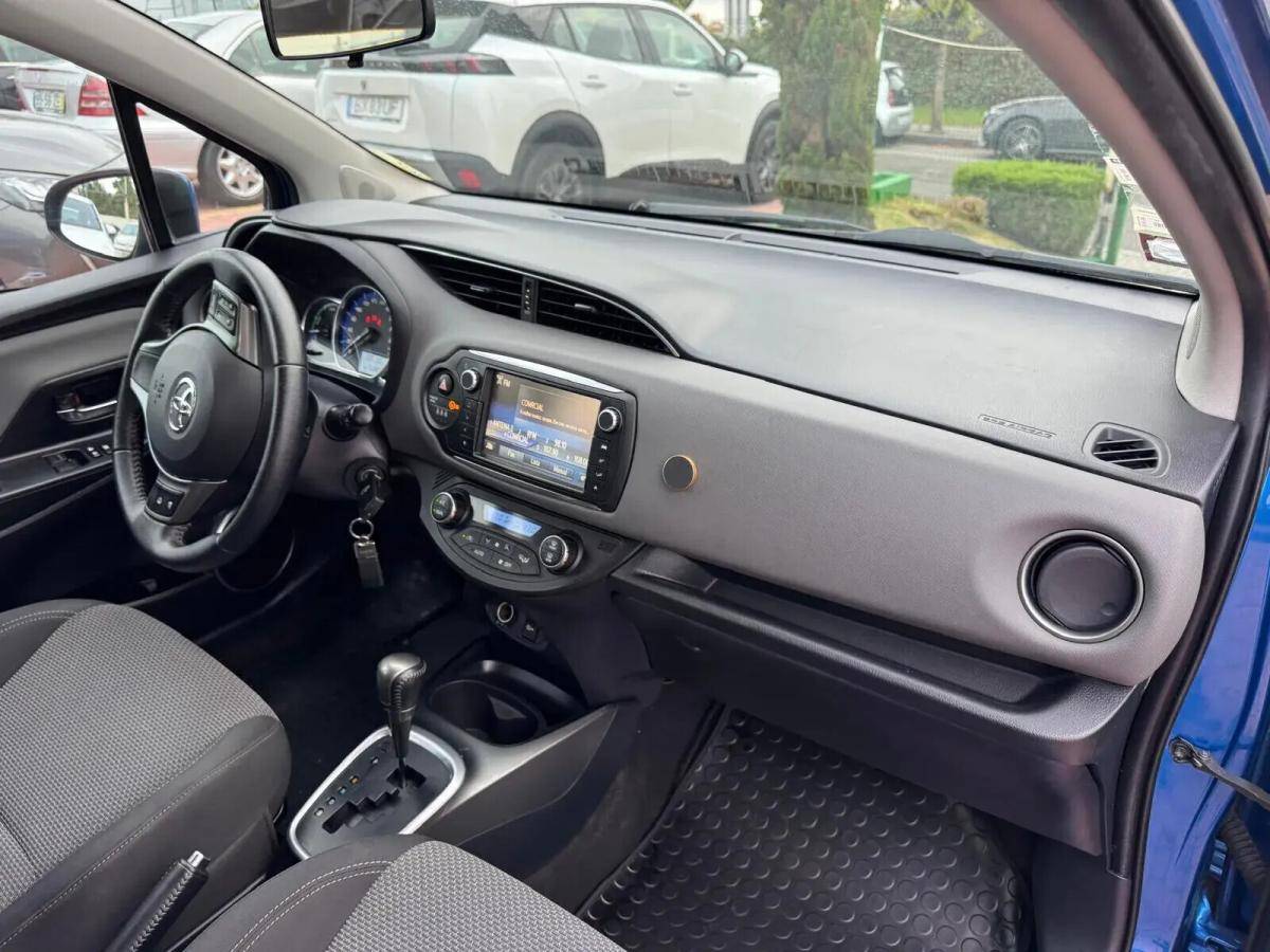 toyota-yaris-2015-hibrido-a-gasolina-1497cc
