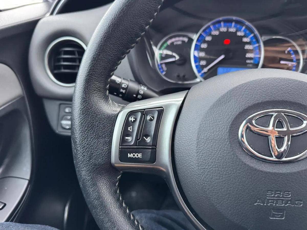 toyota-yaris-2015-hibrido-a-gasolina-1497cc