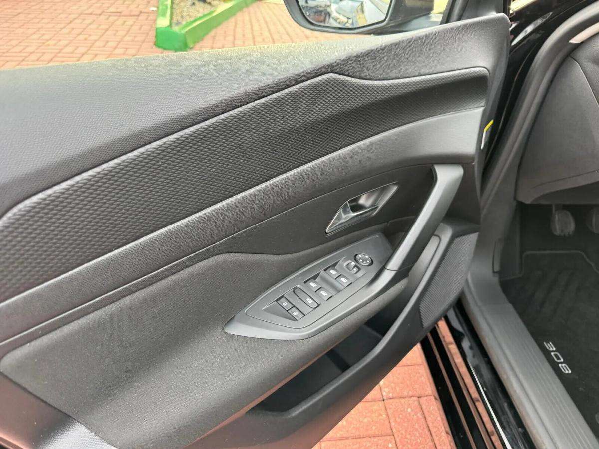 peugeot-308-sw-2022-gasolina-1199cc