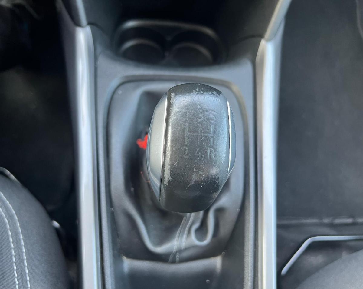 peugeot-2008-2017-gasolina-1199cc