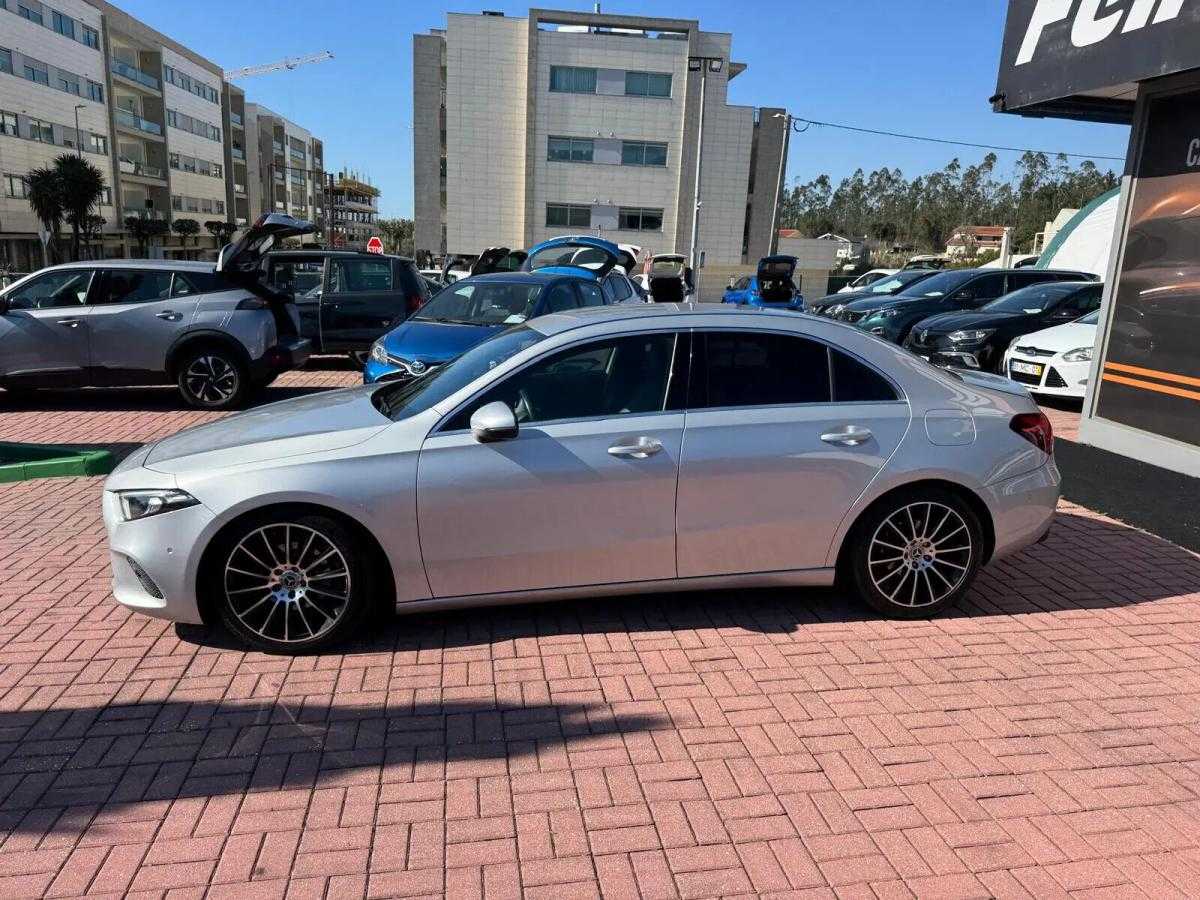mercedes-benz-classe-a-a-180-limousine-auto-style-plus-gps-led-2019-diesel-1461cc
