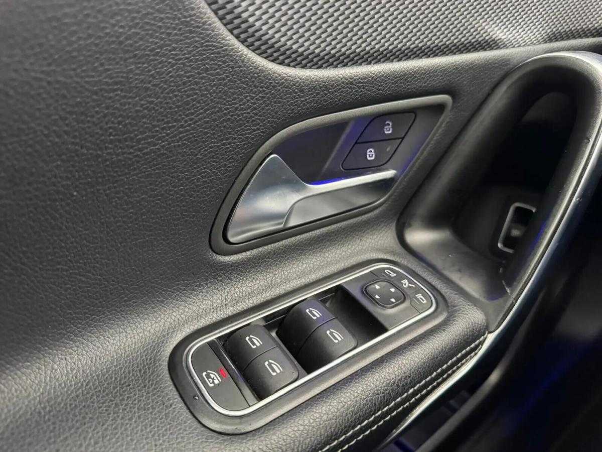 mercedes-benz-classe-a-a-180-limousine-auto-style-plus-gps-led-2019-diesel-1461cc