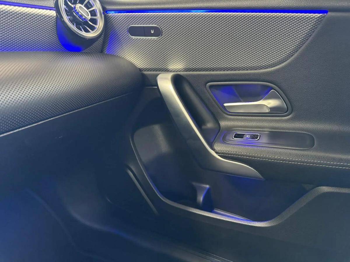 mercedes-benz-classe-a-a-180-limousine-auto-style-plus-gps-led-2019-diesel-1461cc