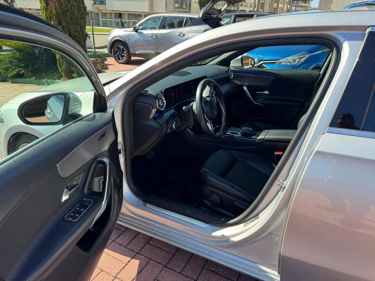 mercedes-benz-classe-a-a-180-limousine-auto-style-plus-gps-led-2019-diesel-1461cc