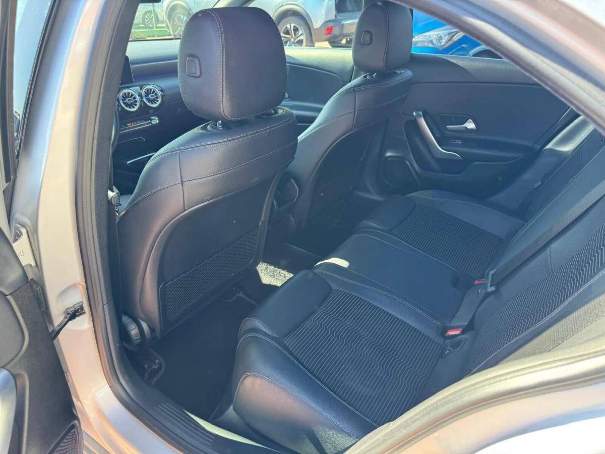 mercedes-benz-classe-a-a-180-limousine-auto-style-plus-gps-led-2019-diesel-1461cc
