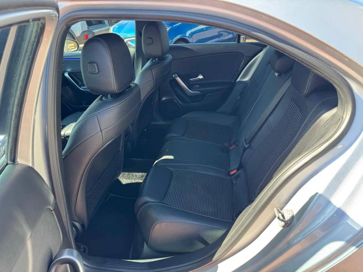 mercedes-benz-classe-a-a-180-limousine-auto-style-plus-gps-led-2019-diesel-1461cc