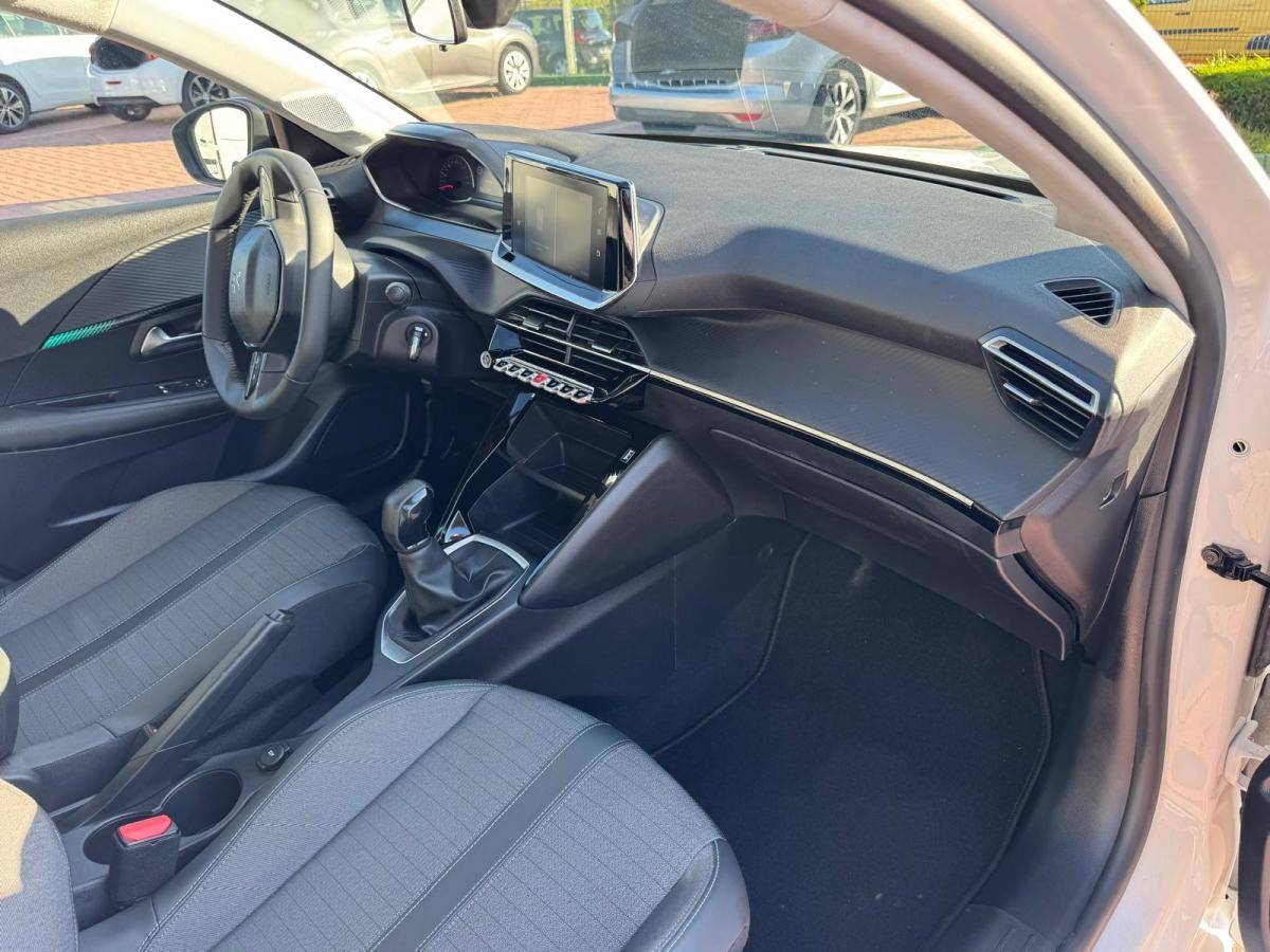 peugeot-208-2021-gasolina-1199cc