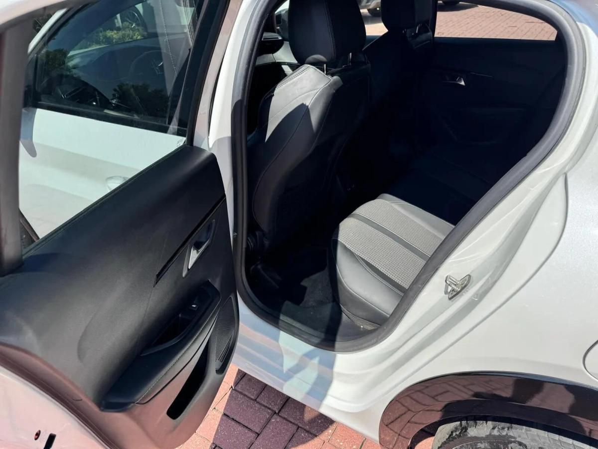 peugeot-e-208-2022-eletrico-0cc
