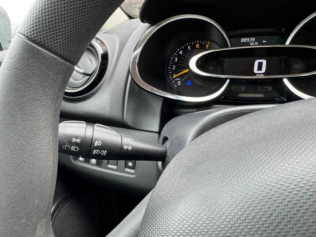 renault-clio-sport-tourer-2014-gasolina-898cc