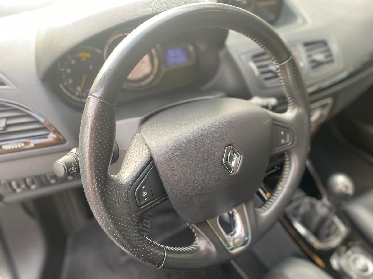 renault-megane-sport-tourer-2015-diesel-1461cc