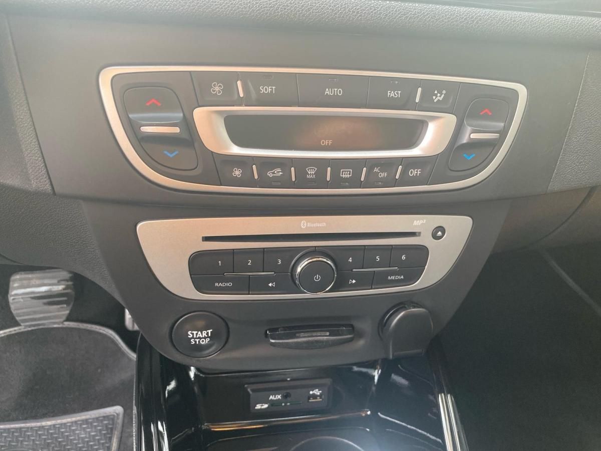 renault-megane-sport-tourer-2015-diesel-1461cc