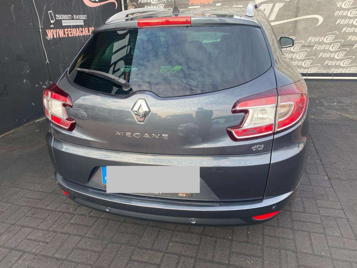 renault-megane-sport-tourer-2015-diesel-1461cc