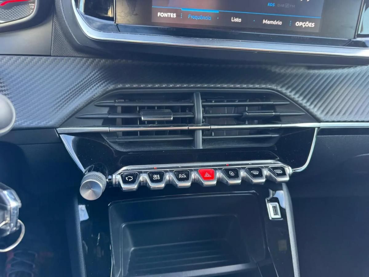 peugeot-2008-2023-gasolina-1199cc