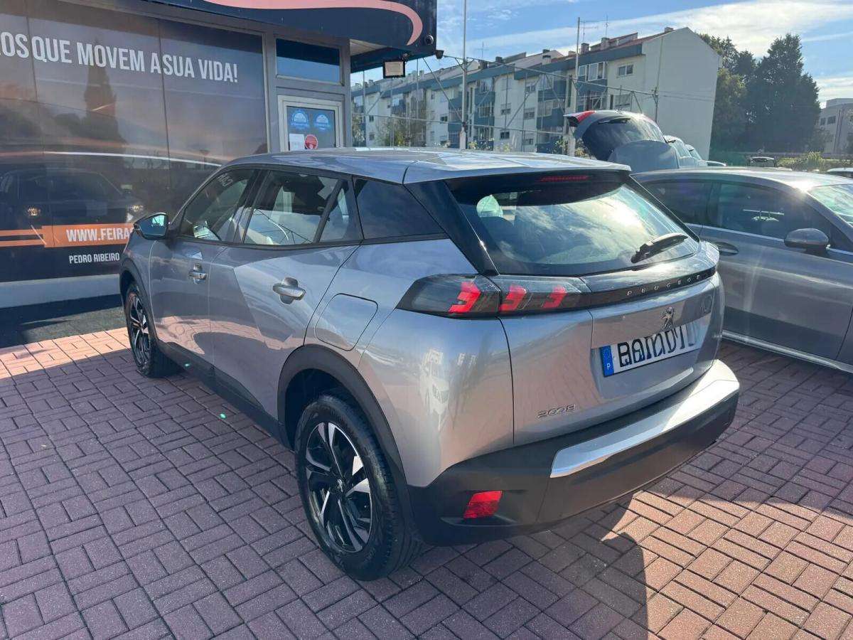 peugeot-2008-2023-gasolina-1199cc