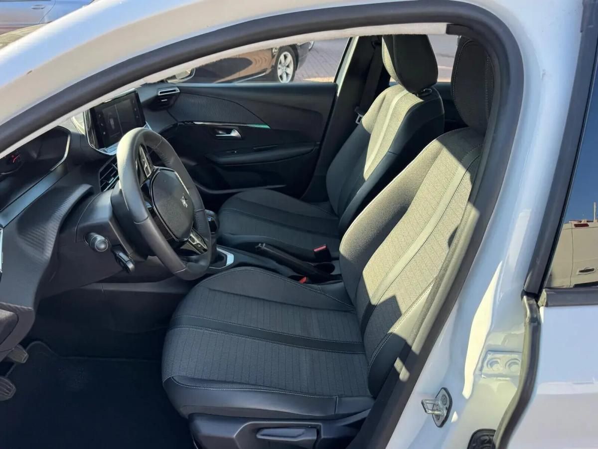 peugeot-208-2021-gasolina-1199cc