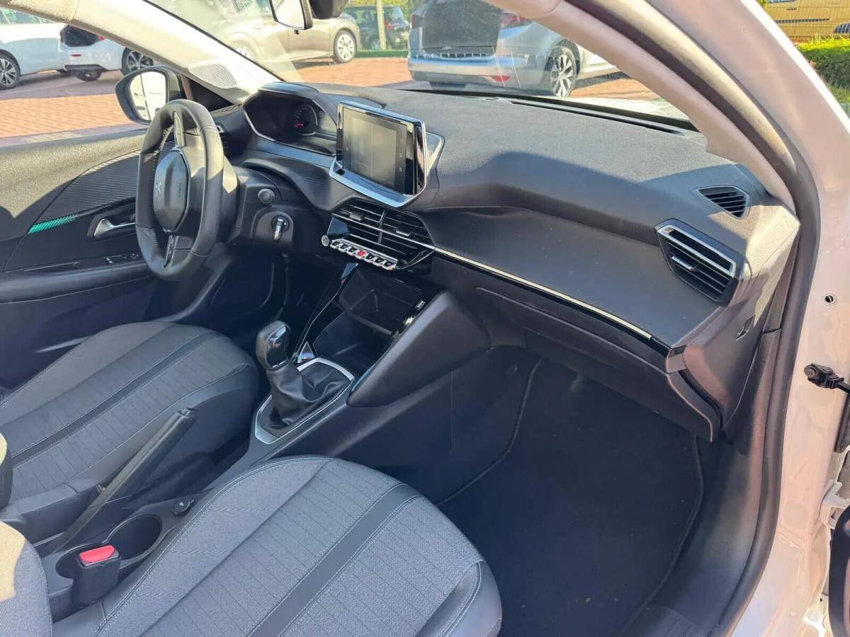 peugeot-208-2021-gasolina-1199cc