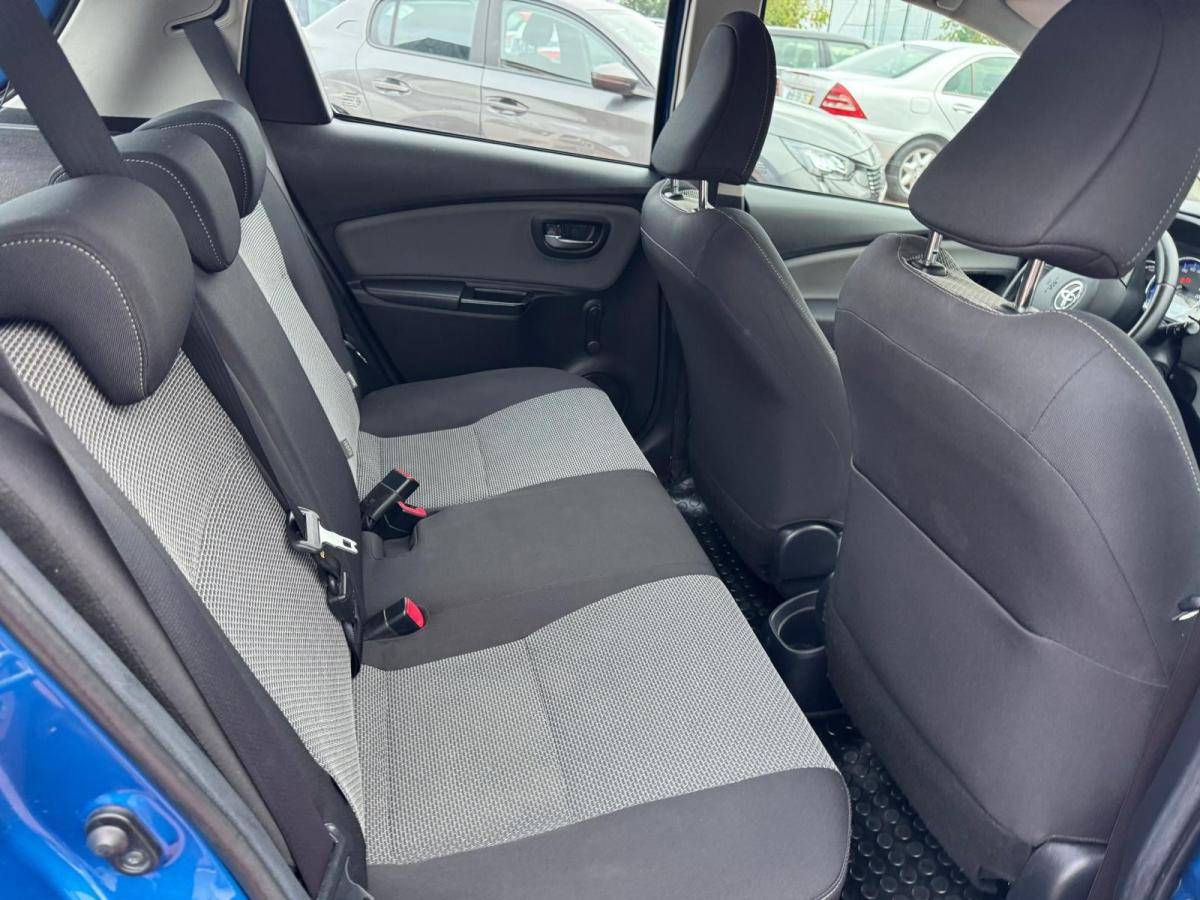 toyota-yaris-2015-hibrido-a-gasolina-1497cc