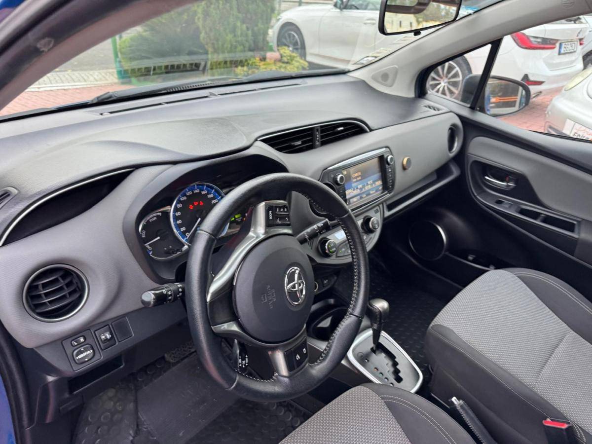 toyota-yaris-2015-hibrido-a-gasolina-1497cc