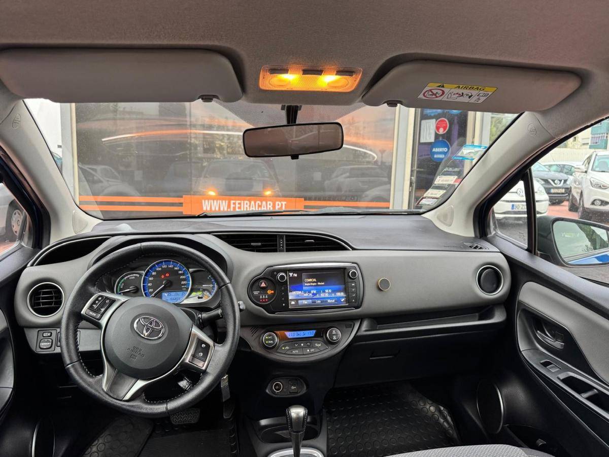 toyota-yaris-2015-hibrido-a-gasolina-1497cc