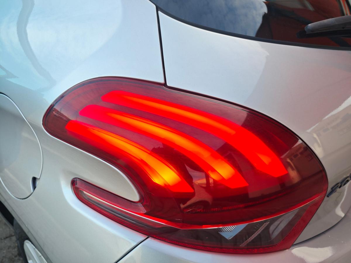 peugeot-208-2018-diesel-1560cc