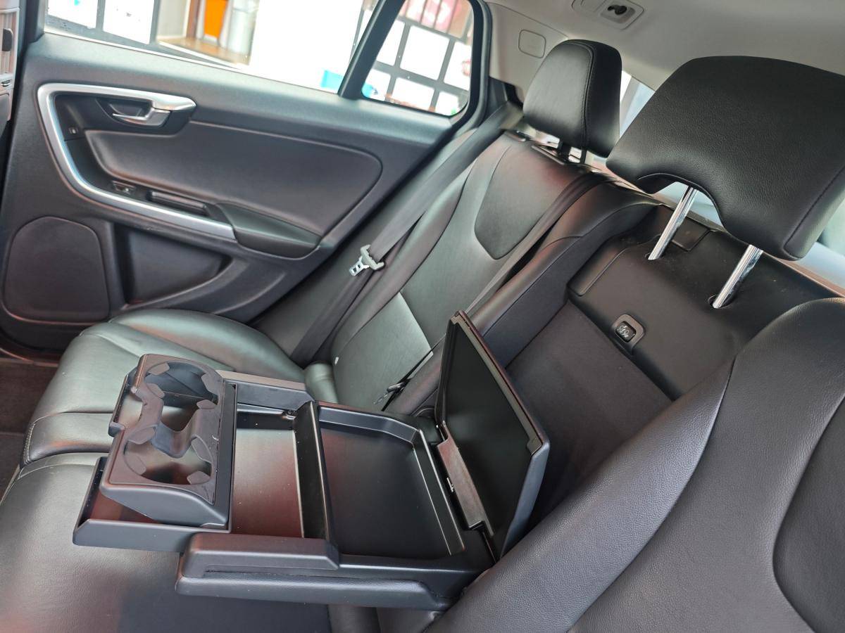volvo-v60-2014-diesel-1969cc