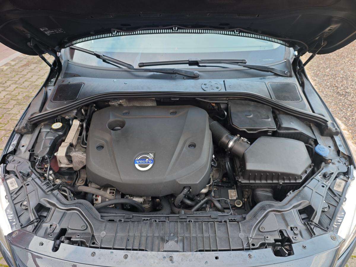 volvo-v60-2014-diesel-1969cc