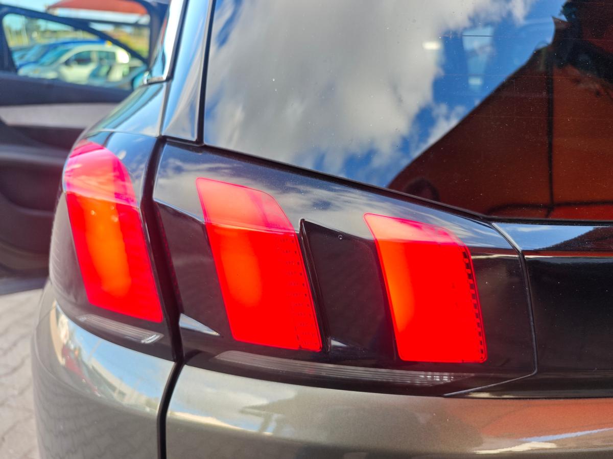 peugeot-5008-2020-diesel-1997cc