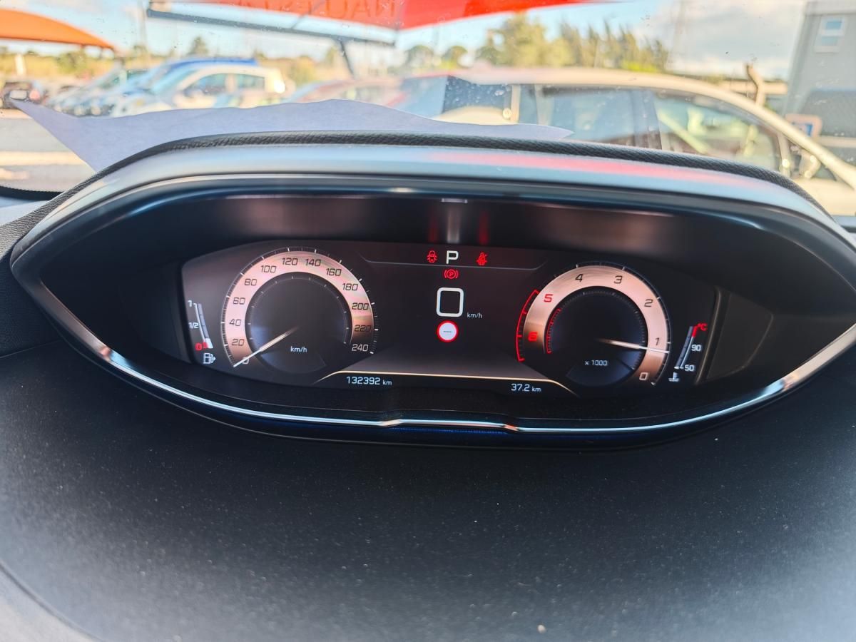 peugeot-5008-2020-diesel-1997cc