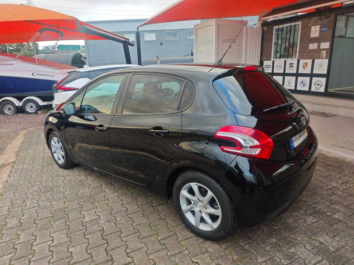 peugeot-208-2014-diesel-1560cc
