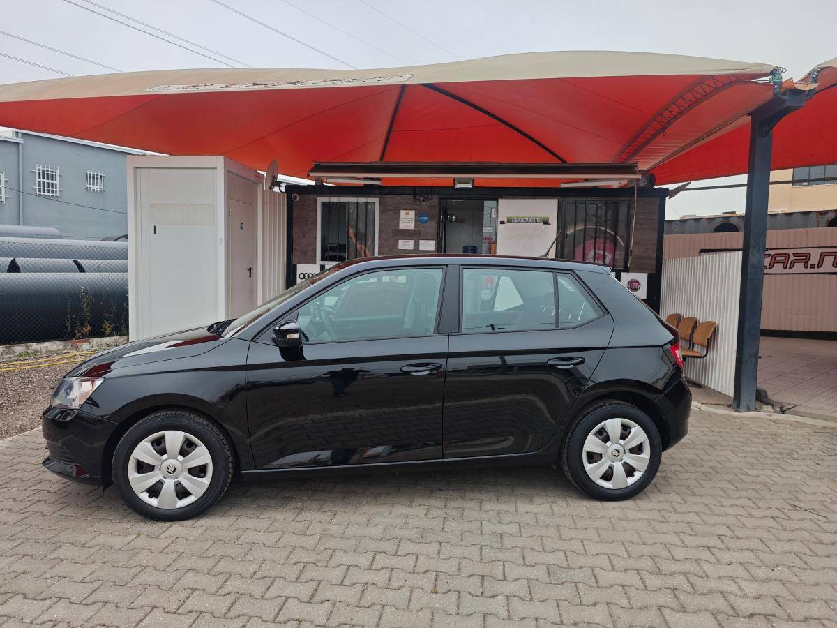 skoda-fabia-2017-gasolina-999cc