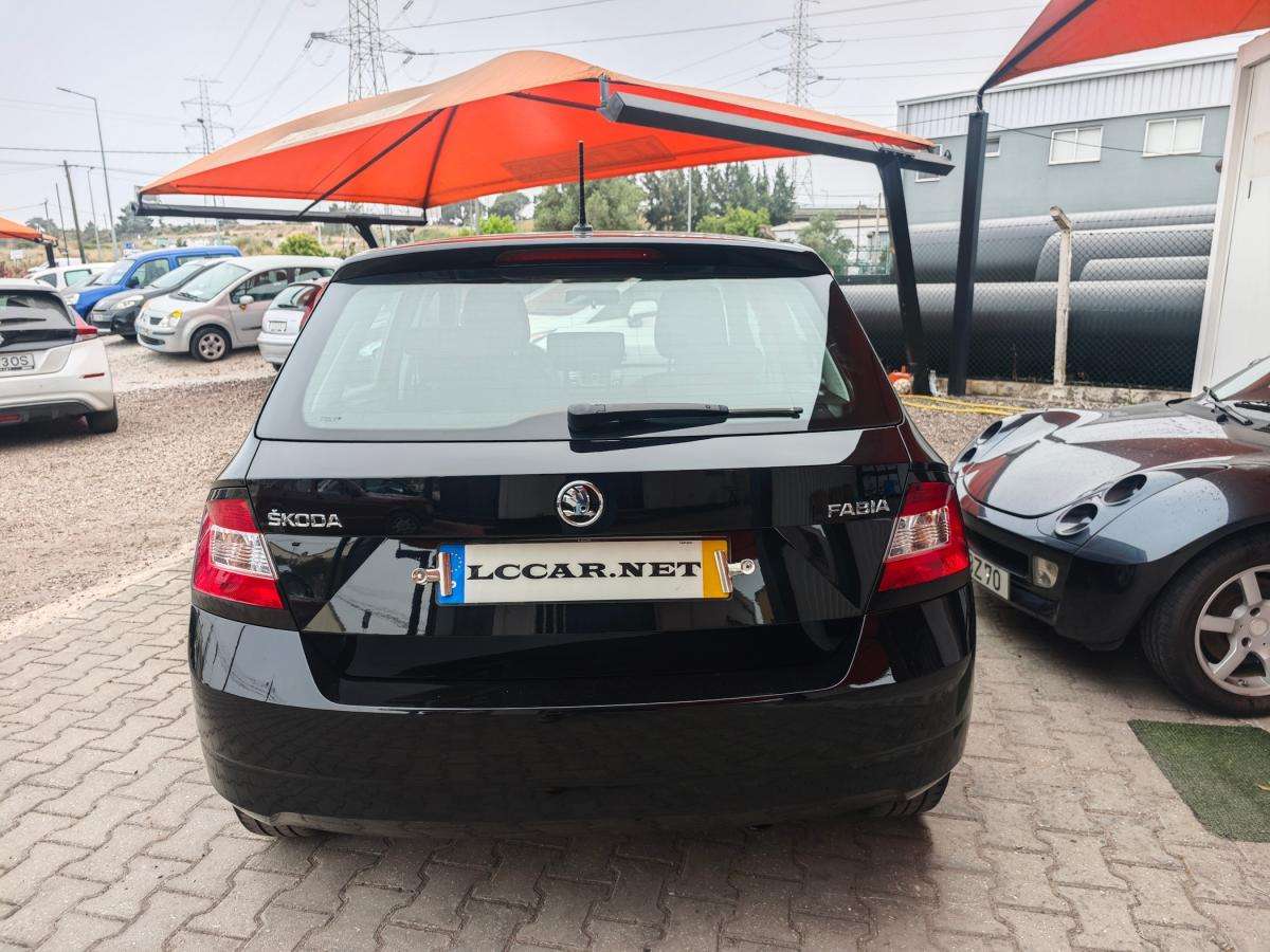 skoda-fabia-2017-gasolina-999cc