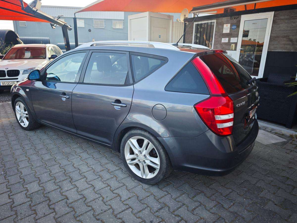 kia-ceed-sw-2008-diesel-1582cc