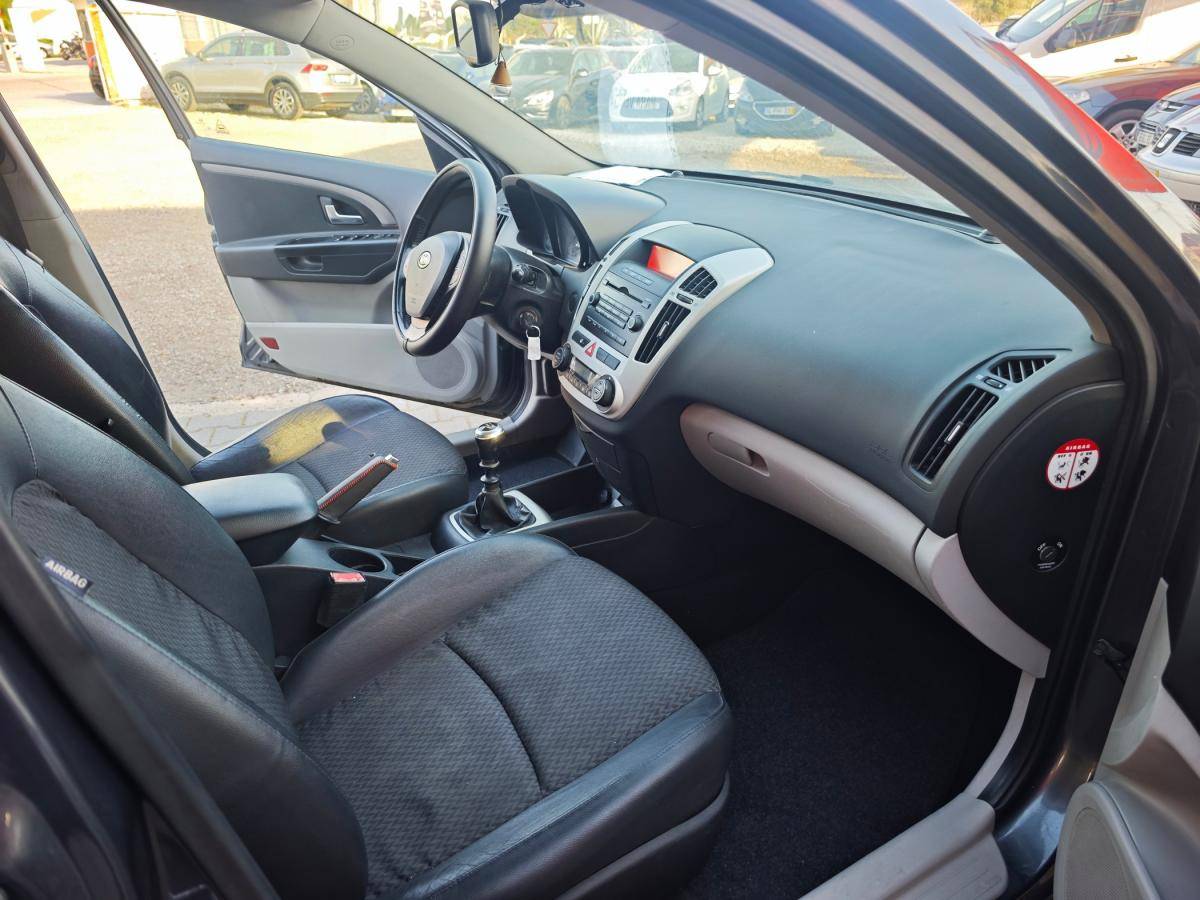 kia-ceed-sw-2008-diesel-1582cc