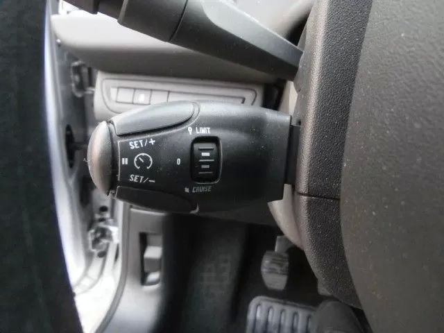 peugeot-208-2014-gasolina-999cc