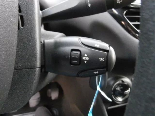 peugeot-208-2014-gasolina-999cc