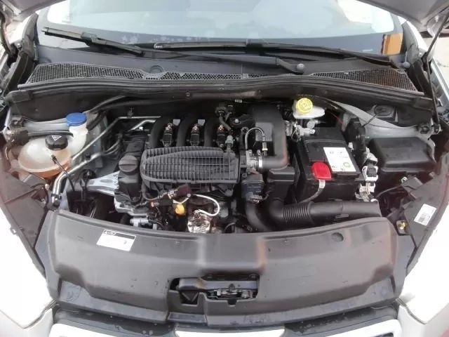 peugeot-208-2014-gasolina-999cc