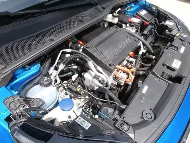 peugeot-e-208-2021-eletrico-200cc