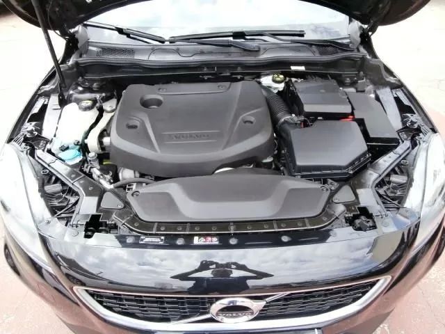 volvo-v40-2017-diesel-1969cc