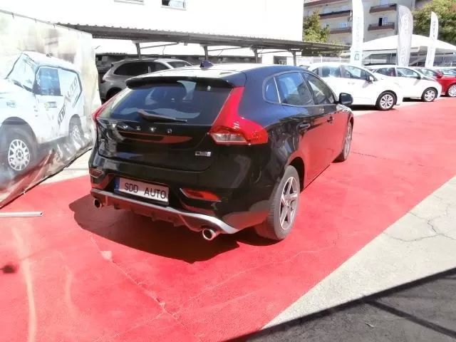 volvo-v40-2017-diesel-1969cc