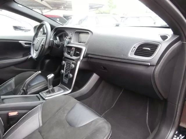 volvo-v40-2017-diesel-1969cc
