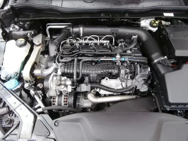 volvo-v40-2017-diesel-1969cc